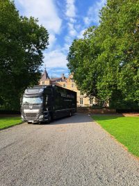 Williams & Yates removal lorry